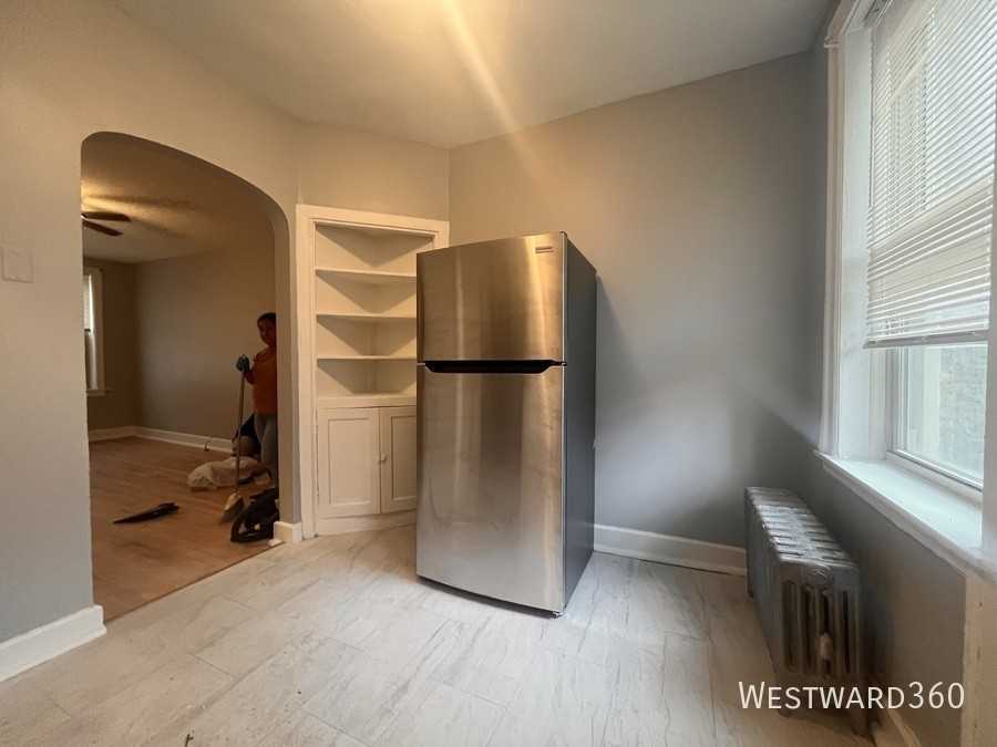1624 W Sherwin Ave #2N - Photo 4 of 15