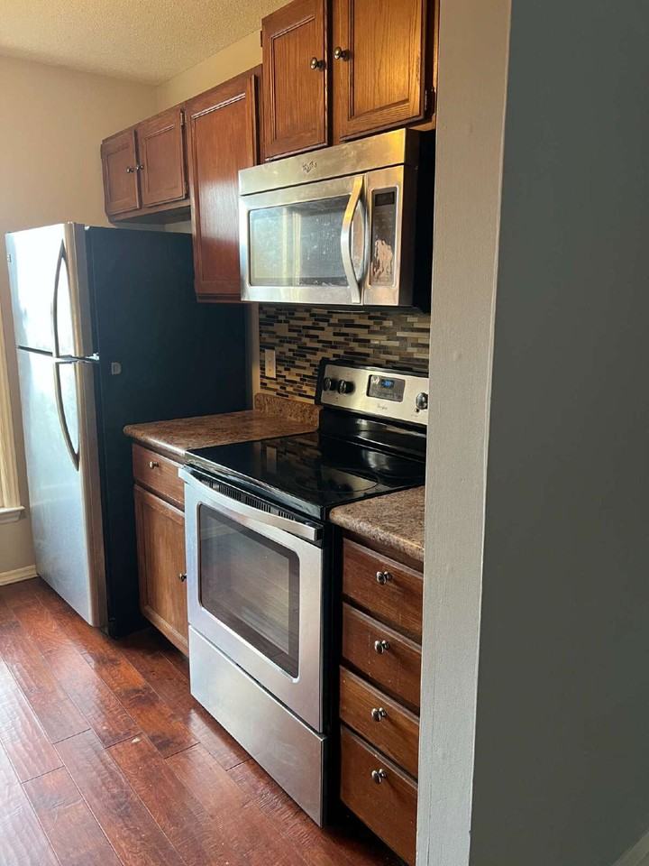 6 Astor Ct - Photo 3 of 20