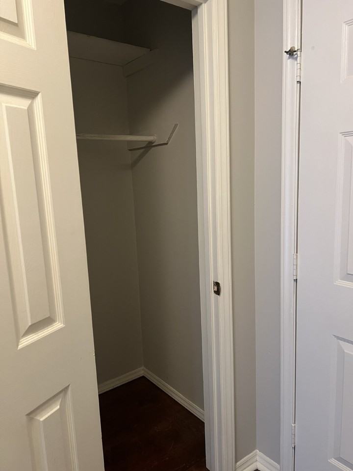 6 Astor Ct - Photo 7 of 20