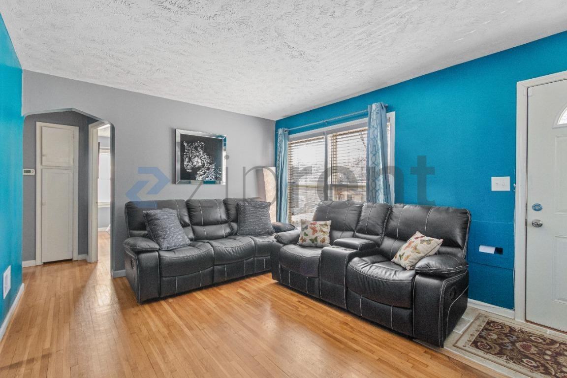 4019 N 44th St - Photo 5 of 22