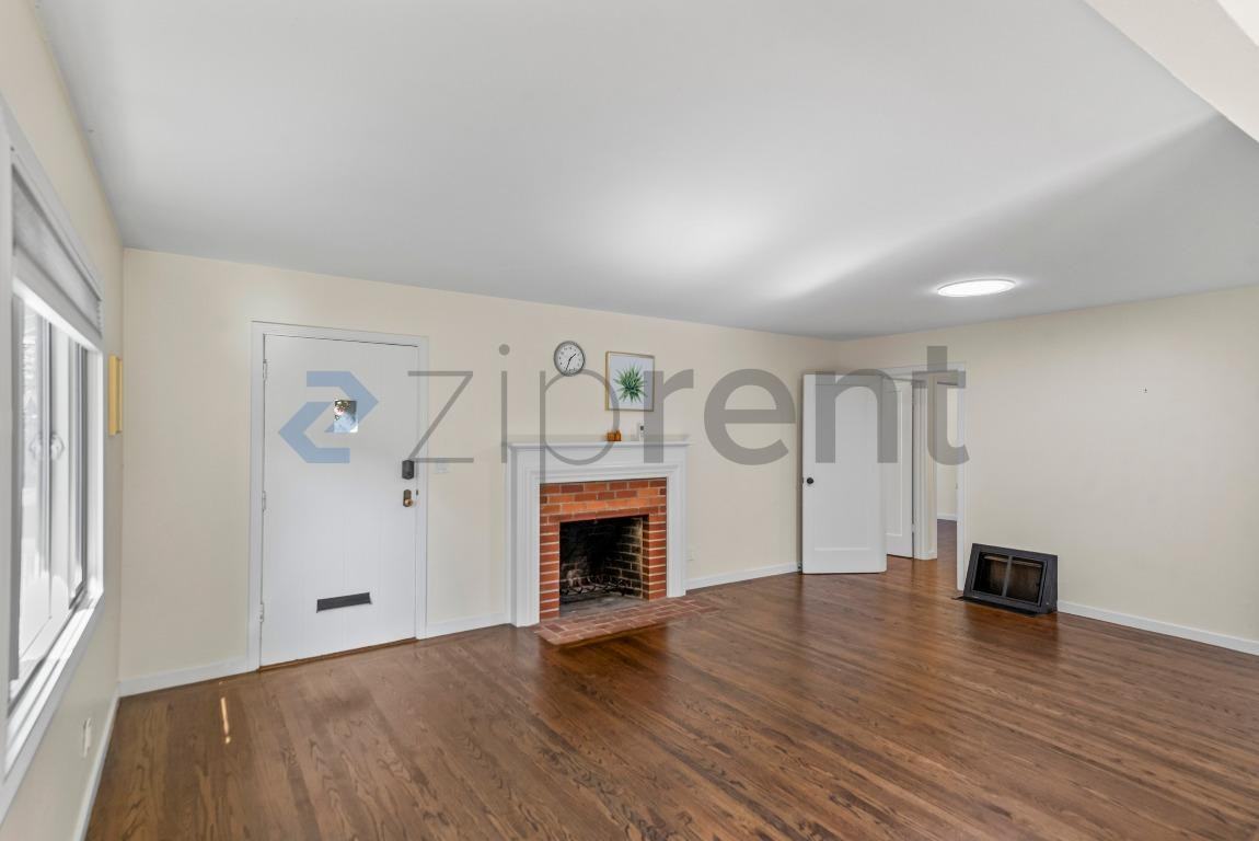 319 Iris Way - Photo 6 of 32