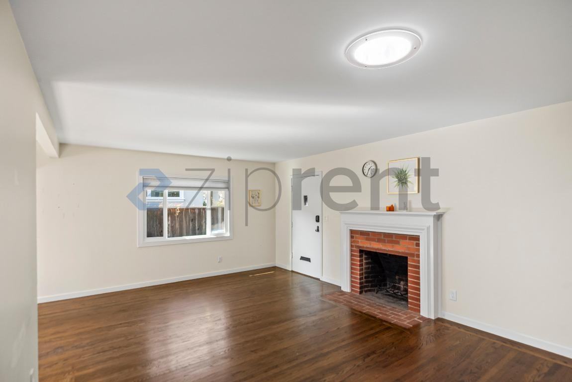 319 Iris Way - Photo 7 of 32