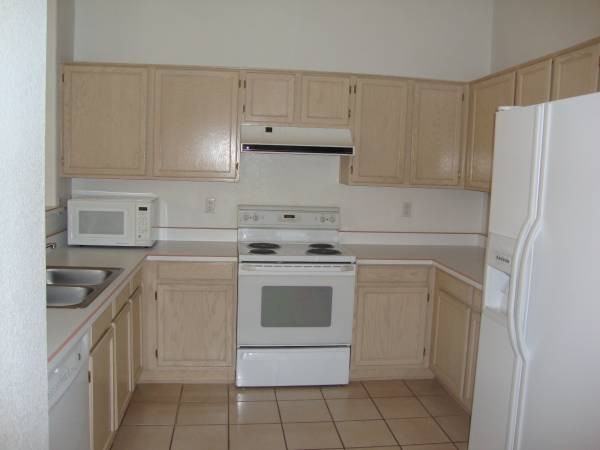 15874 S 11th Pl #NA - Photo 4 of 8