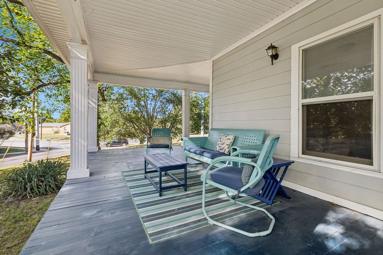 920 Silverdene Pl #NA - Photo 3 of 38