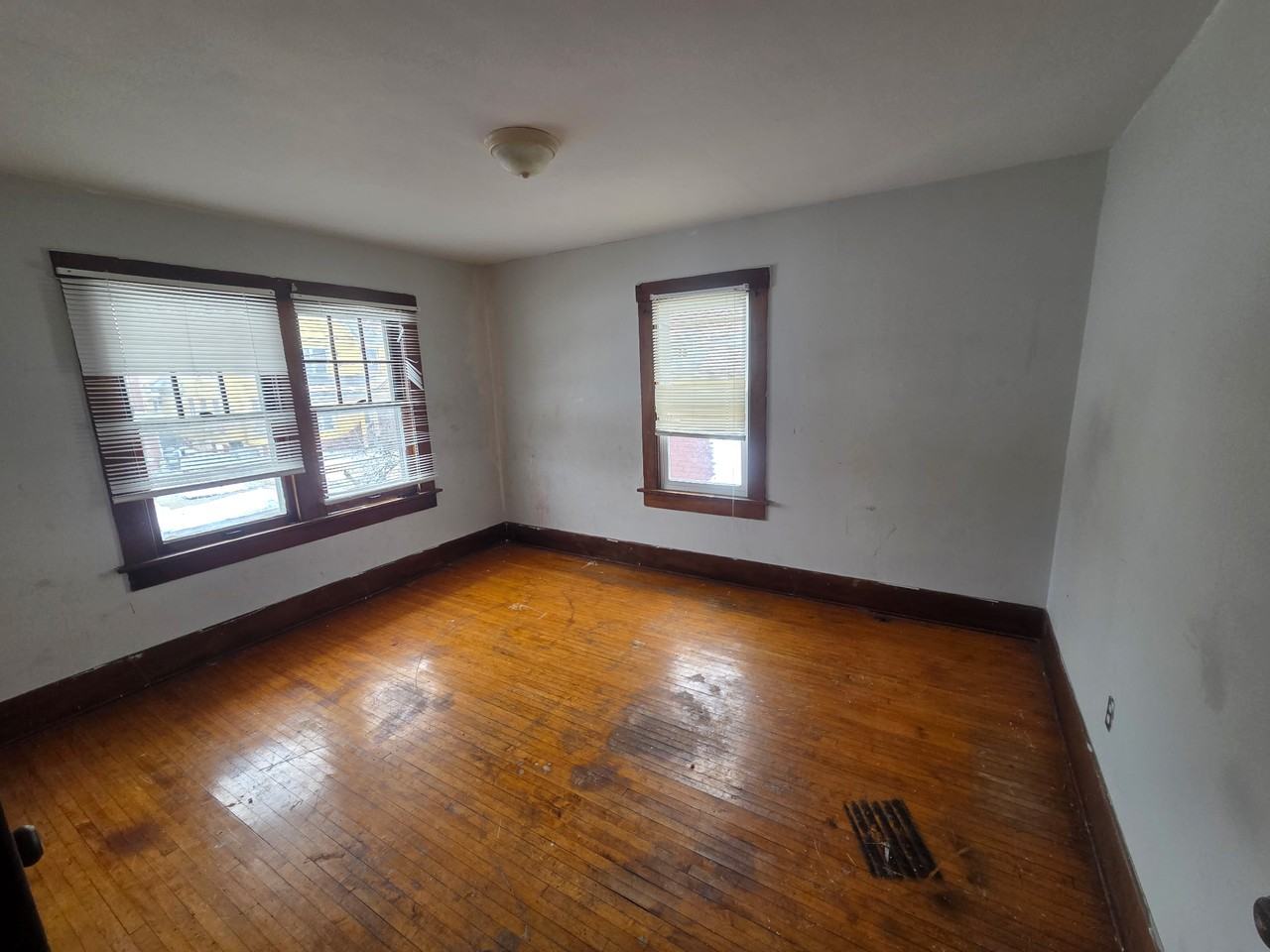 651 W Wood St #NA - Photo 7 of 12