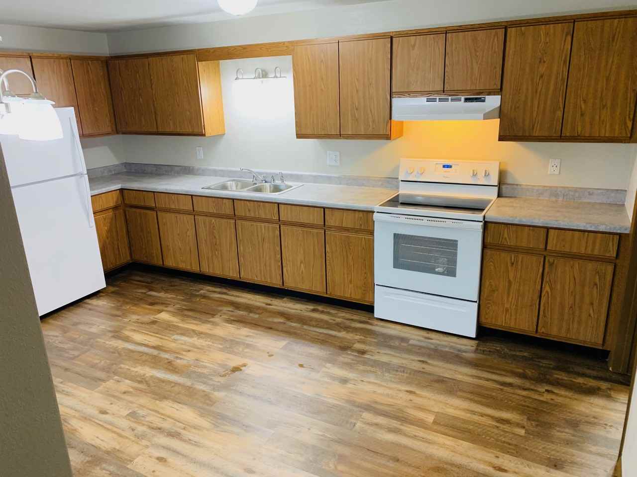 1005 S Lake St #H - Photo 2 of 15