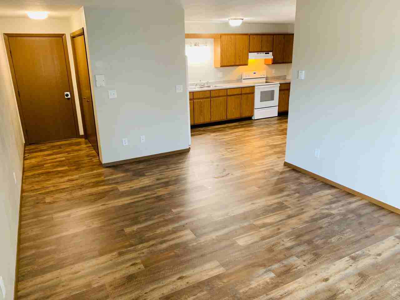 1005 S Lake St #H - Photo 3 of 15