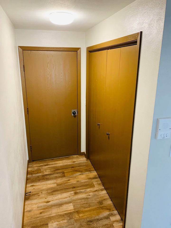 1005 S Lake St #H - Photo 5 of 15