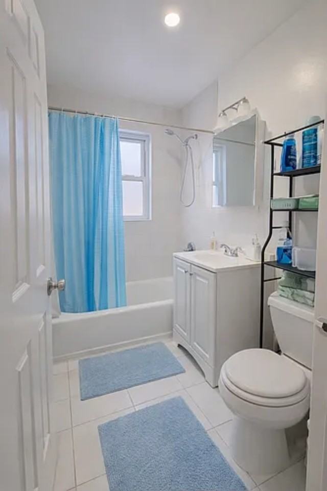 3239 93rd St #FL3 - Photo 4 of 8