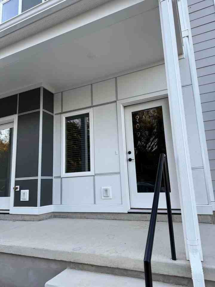 909 Bainbridge St #A - Photo 4 of 33