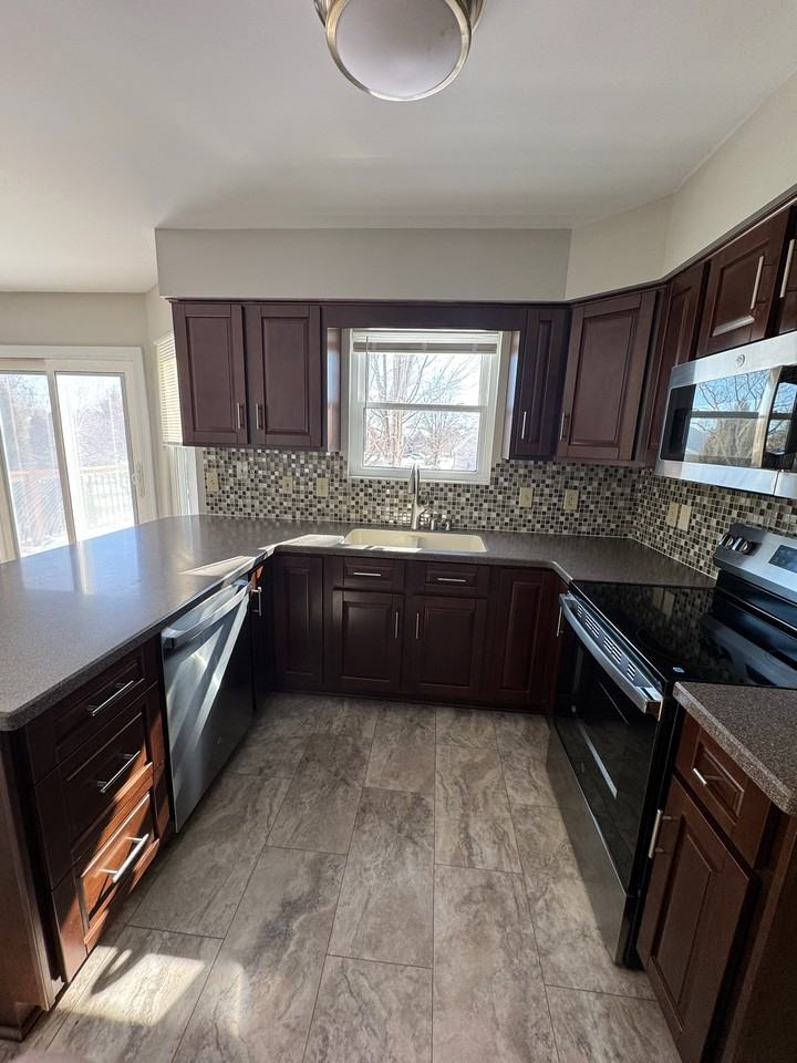 8811 Woodridge Dr #NA - Photo 3 of 39