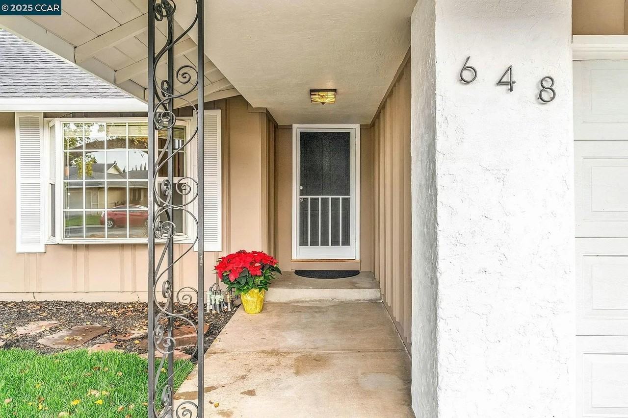 648 Brookfield Drive - Photo 6 of 14