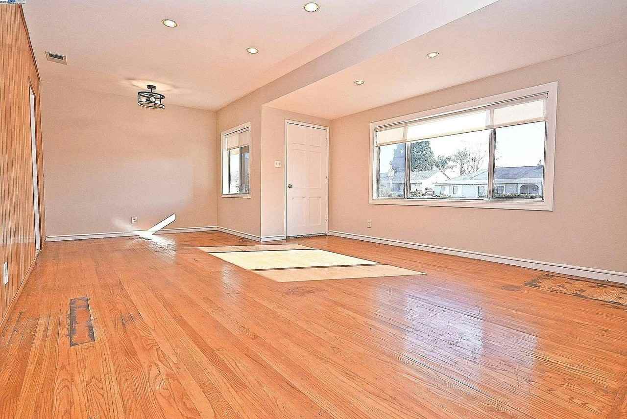 314 Sparling Drive - Photo 4 of 18