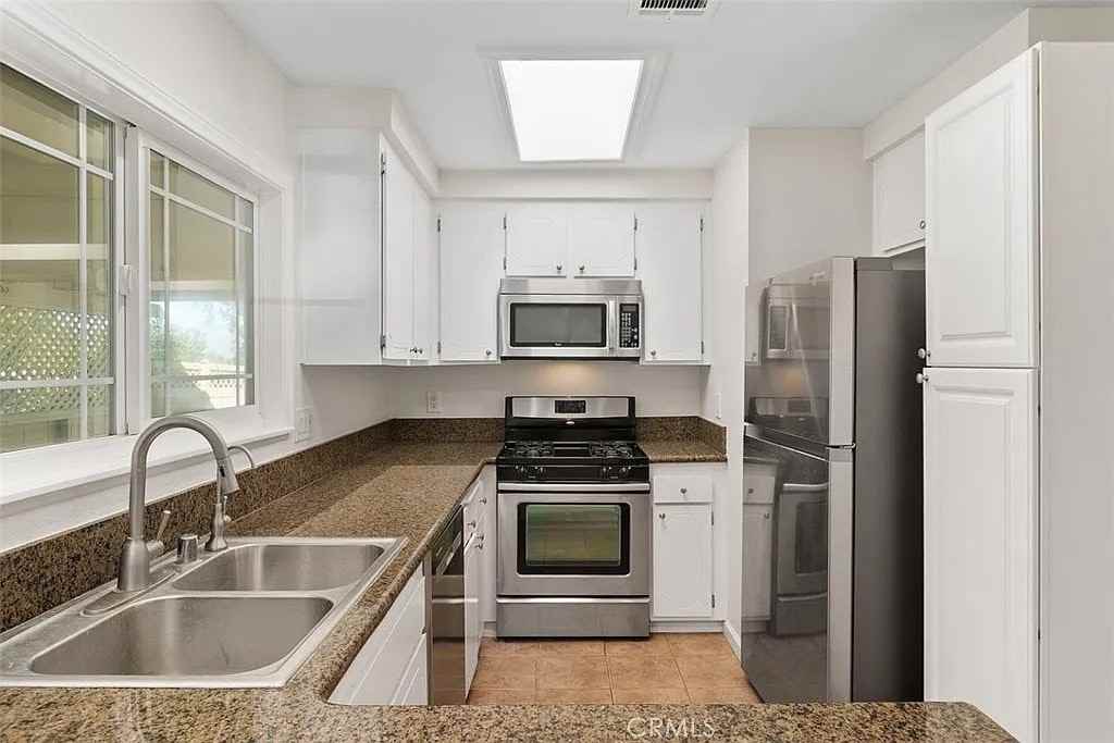 1691 West Ontario Avenue - Photo 7 of 16