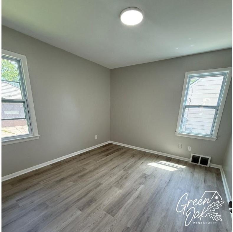 12817 Oakview Boulevard - Photo 3 of 16