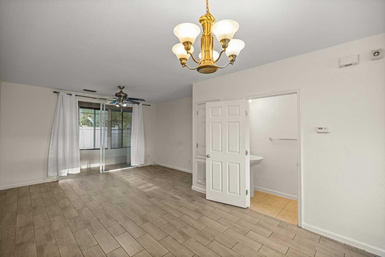 4428 Southwest 49th Avenue - Photo 4 of 18