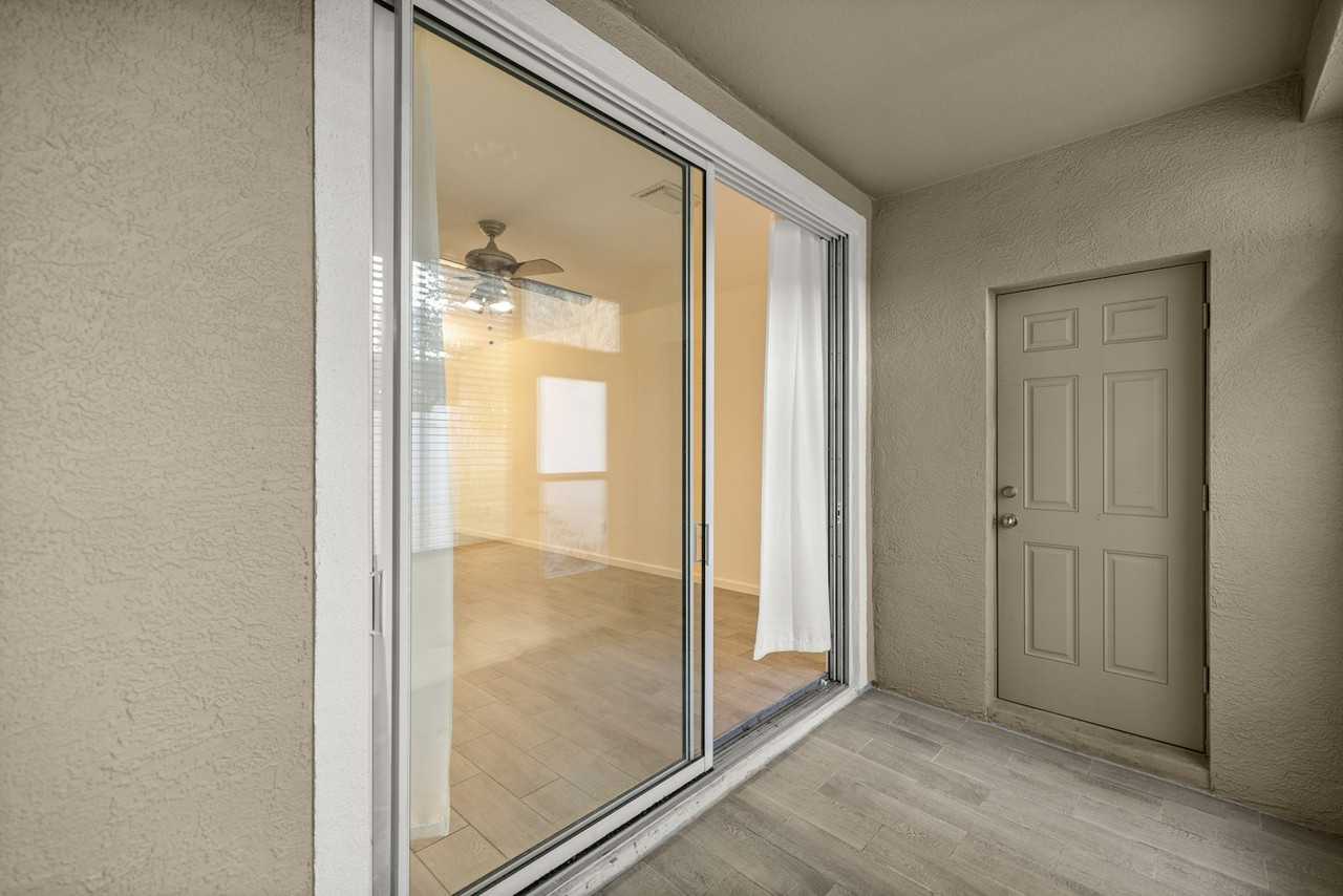 4428 Southwest 49th Avenue - Photo 7 of 18