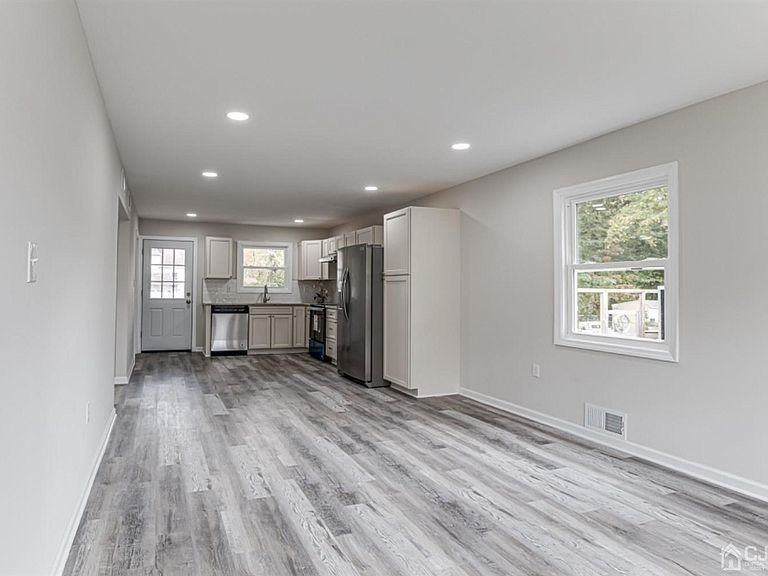 19 Melville Rd #NA - Photo 7 of 22