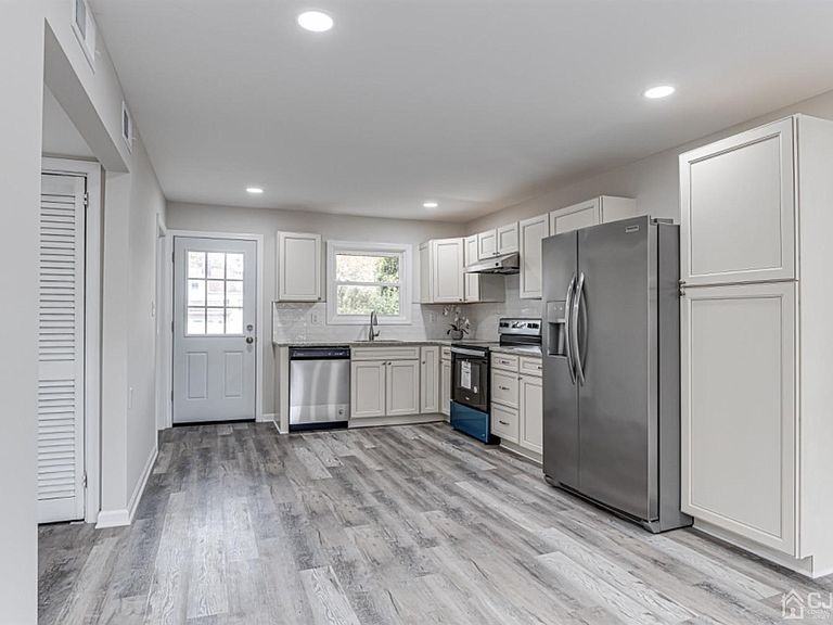 19 Melville Rd #NA - Photo 4 of 24