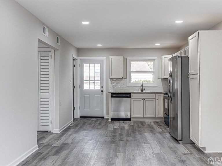 19 Melville Rd #NA - Photo 6 of 24