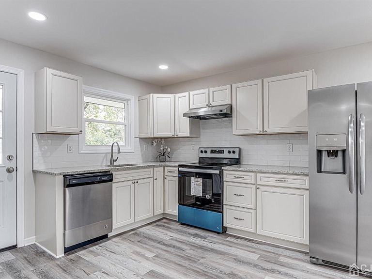 19 Melville Rd #NA - Photo 7 of 24