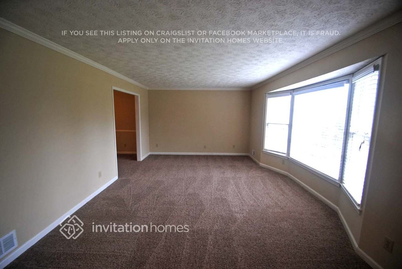 230 Meadowood Ct - Photo 4 of 7