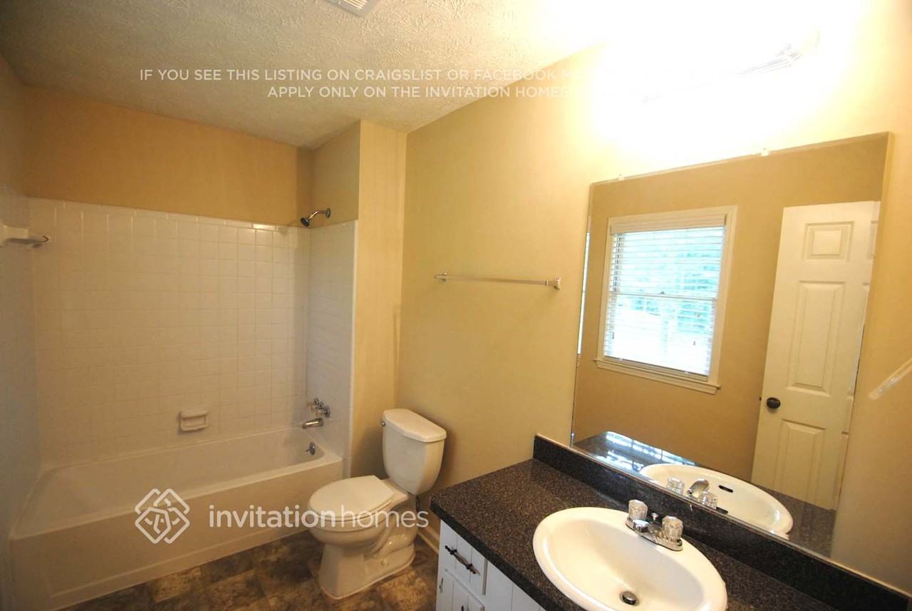 230 Meadowood Ct - Photo 5 of 7