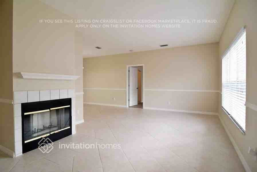 1385 Se Proctor Ln - Photo 3 of 17