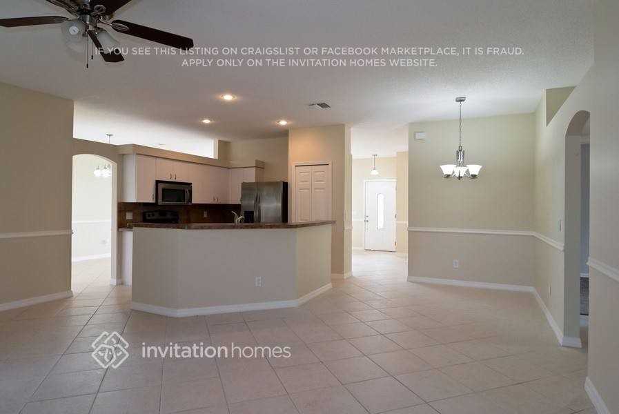 1385 Se Proctor Ln - Photo 4 of 17