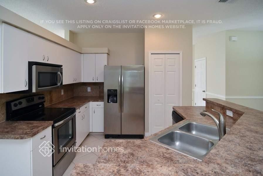 1385 Se Proctor Ln - Photo 5 of 17