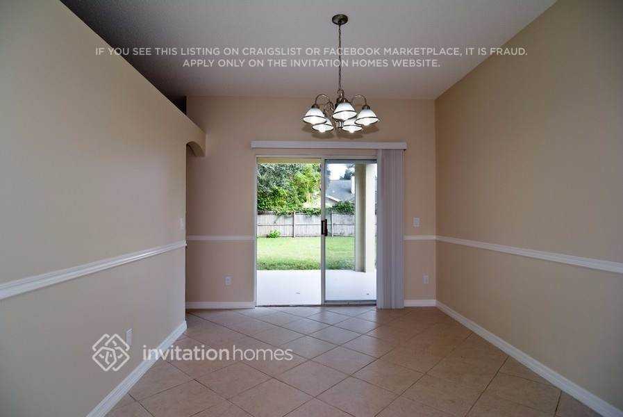 1385 Se Proctor Ln - Photo 7 of 17