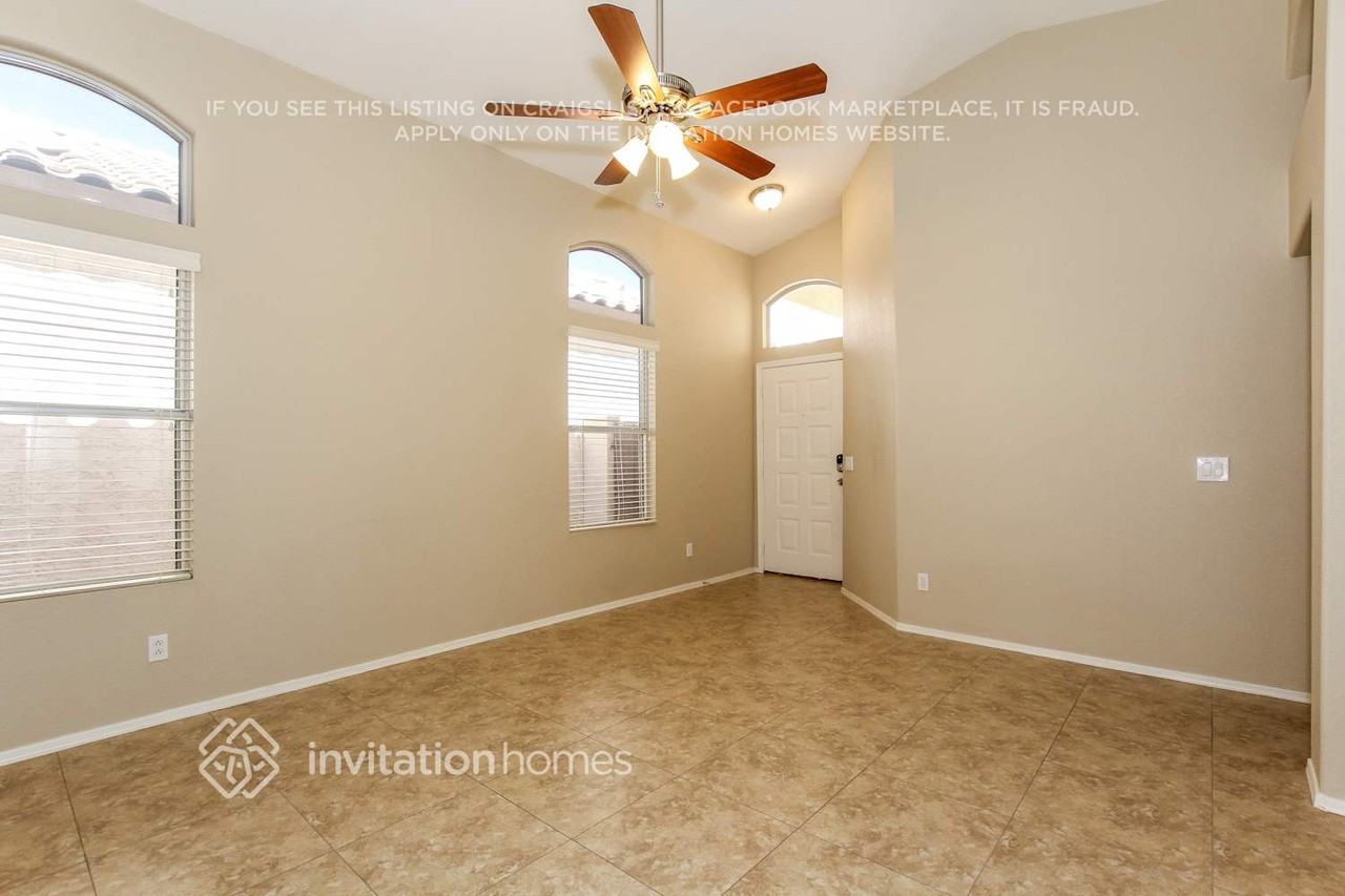 4922 W Behrend Dr - Photo 4 of 20