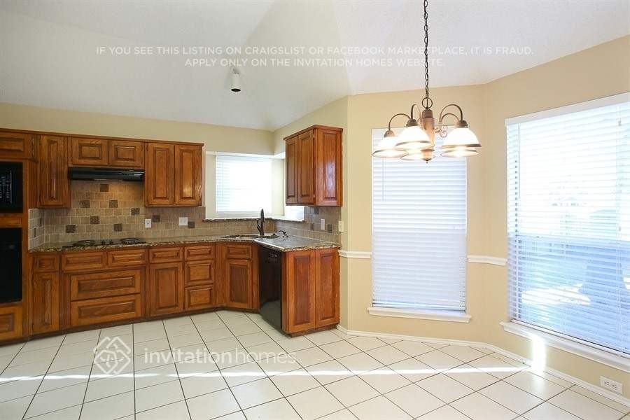 1427 New Haven Dr - Photo 6 of 15