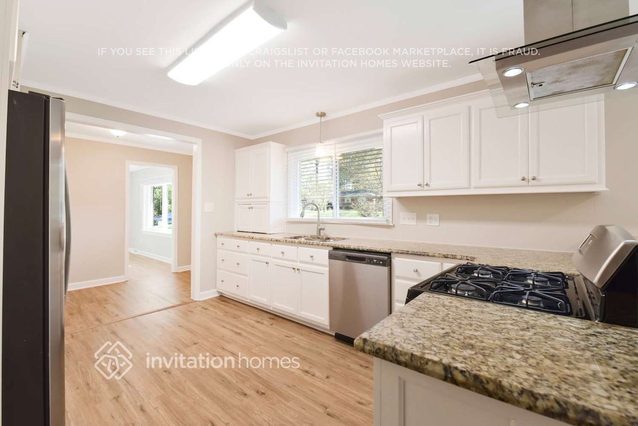 3910 Allwood Dr - Photo 7 of 24