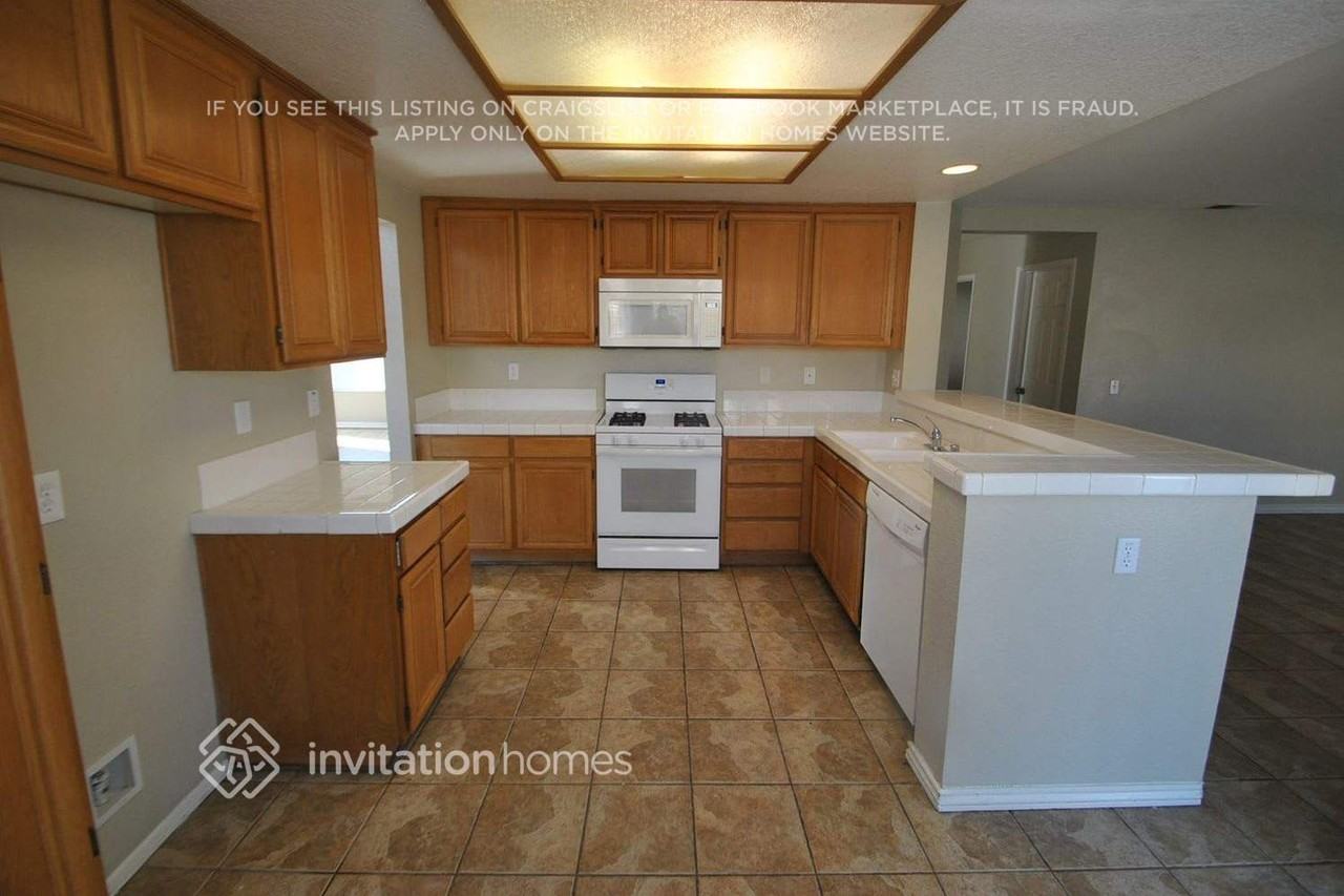 2386 W Calle Celeste Dr - Photo 5 of 11