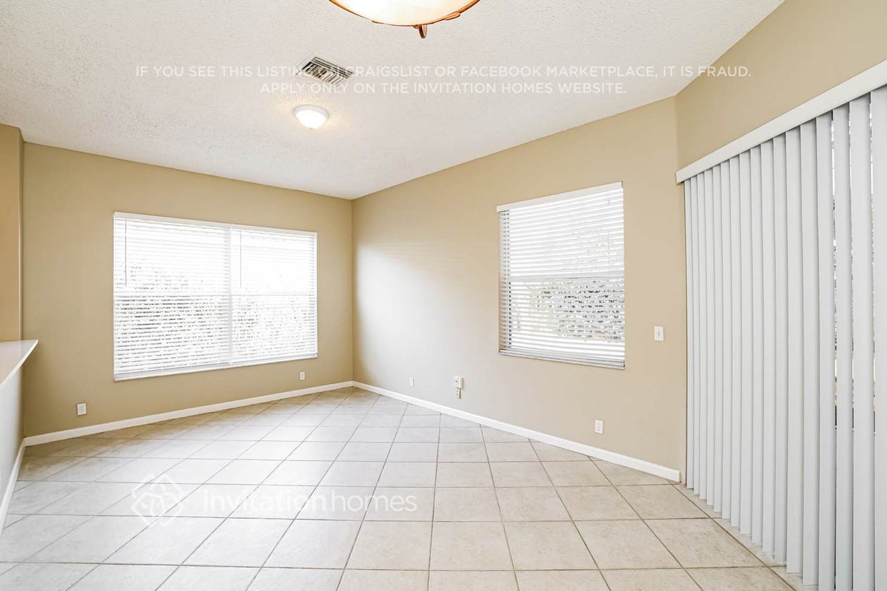 7178 Catalina Isle Dr - Photo 3 of 17