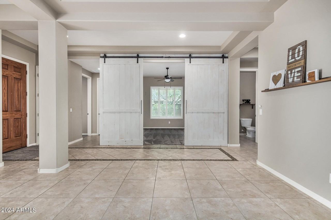 15430 S 183rd Ln - Photo 5 of 39