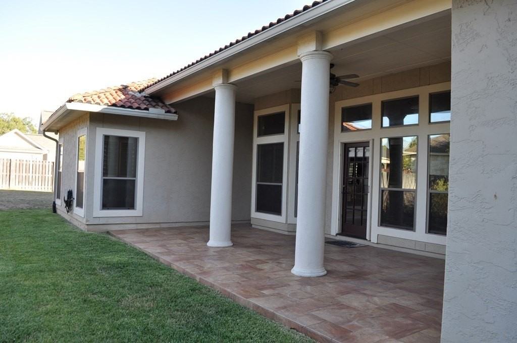 2146 Hedgestone - Photo 2 of 9