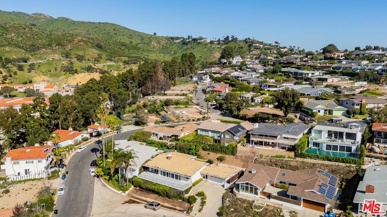 17921 Vicino Way - Photo 5 of 39