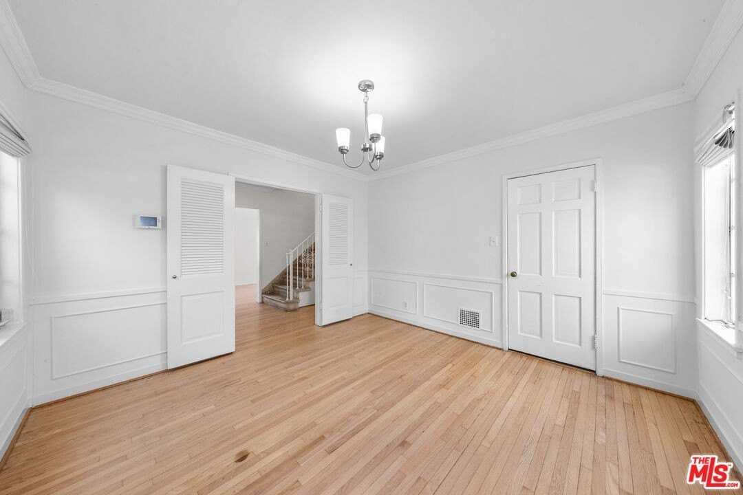 2565 Canyon Dr - Photo 7 of 20