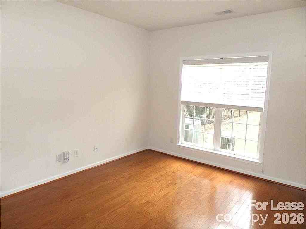 9525 Oswald Ln - Photo 5 of 23