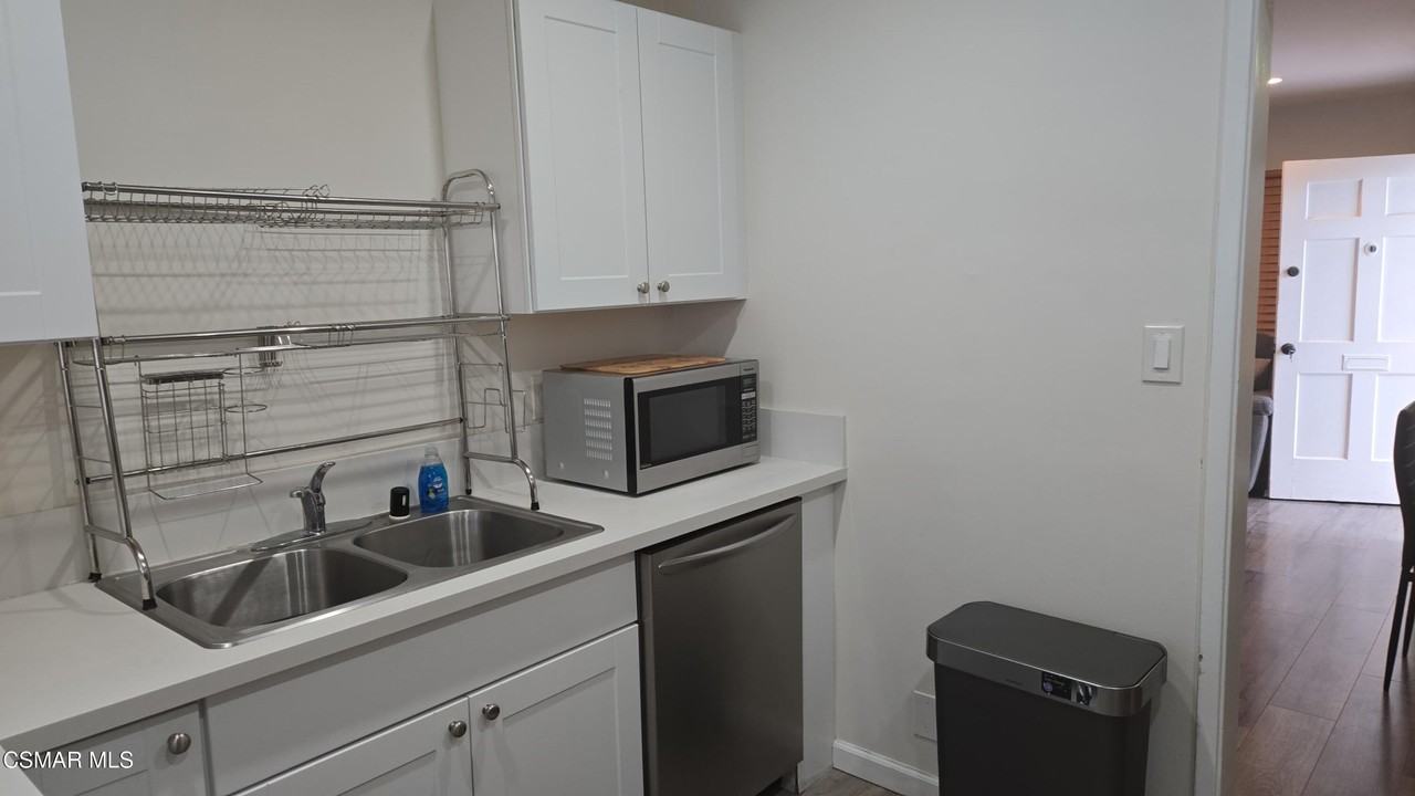 18029 Bullock St - Photo 7 of 18