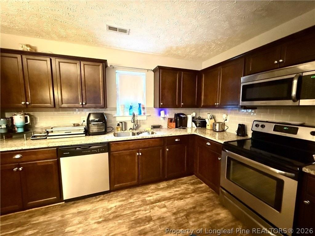 6004 Oak Spring St - Photo 6 of 15