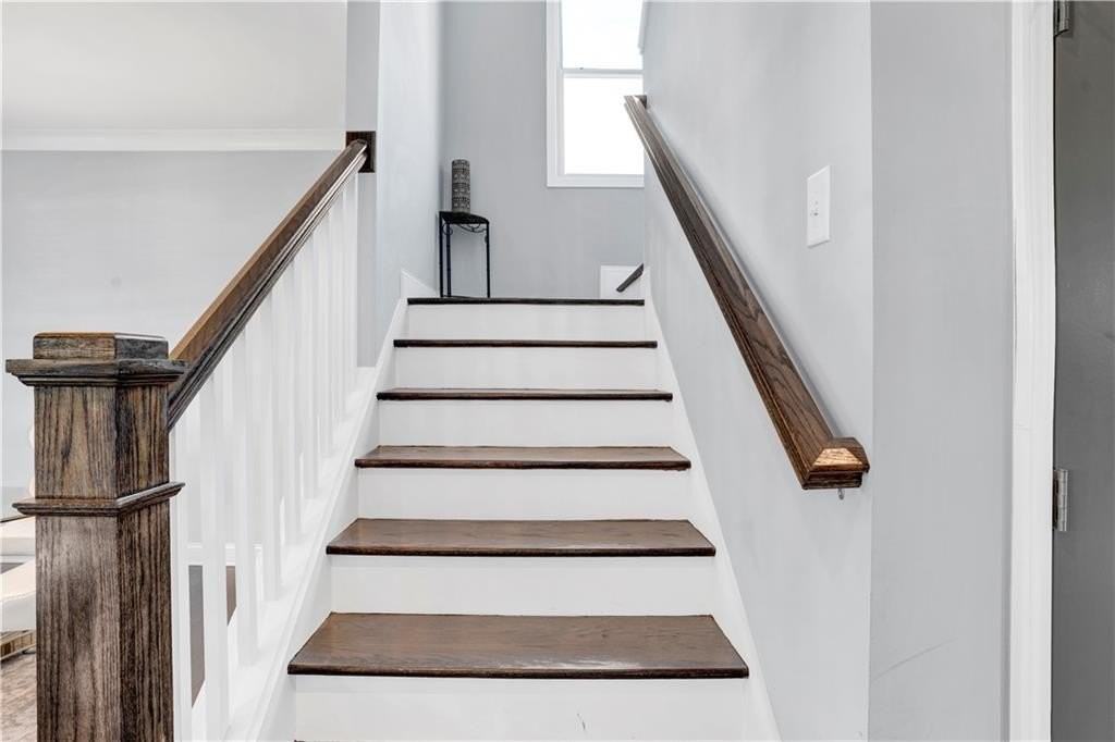 1395 Marion St Se - Photo 6 of 23