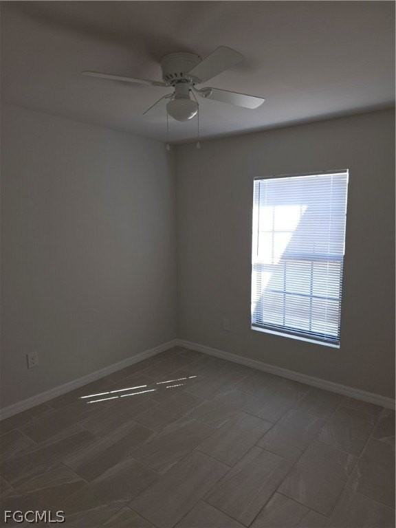 739 Sw 9th St - Photo 3 of 10