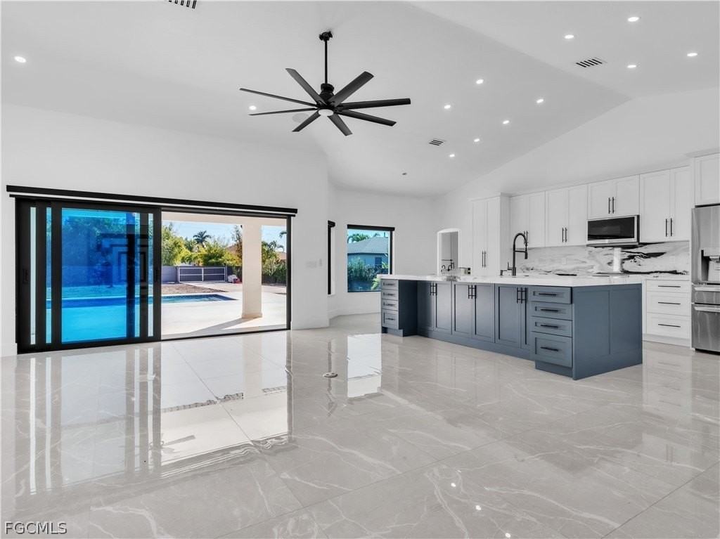 2836 Nw 5th St - Photo 3 of 26