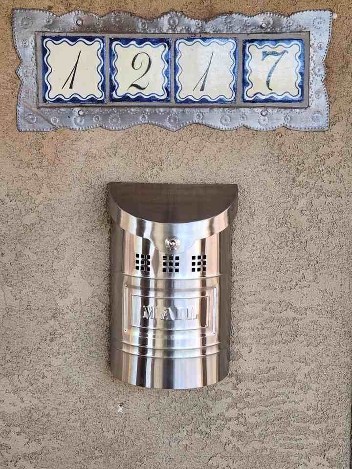 1217 Girard Blvd Ne - Photo 3 of 12