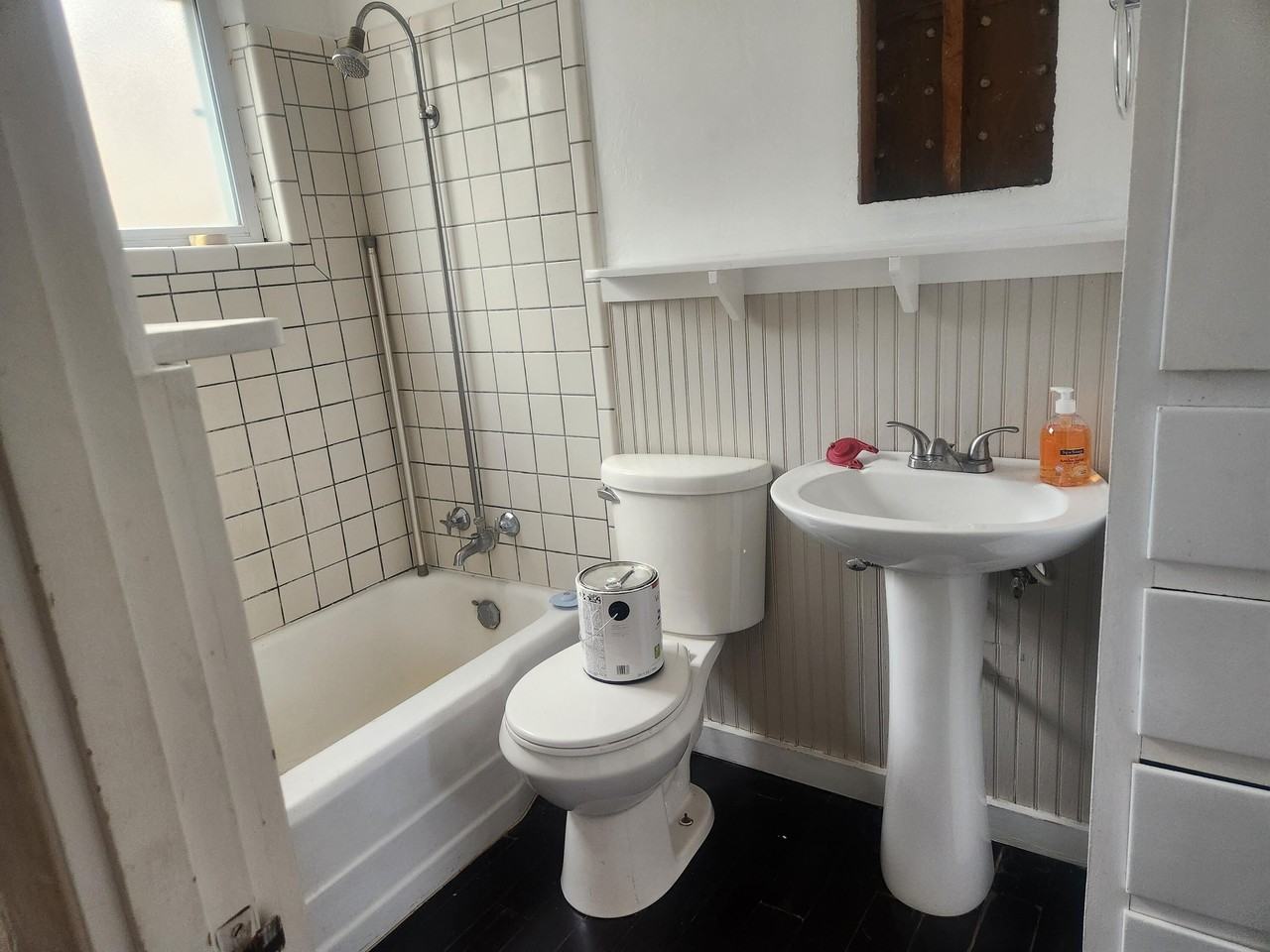 1217 Girard Blvd Ne - Photo 6 of 12