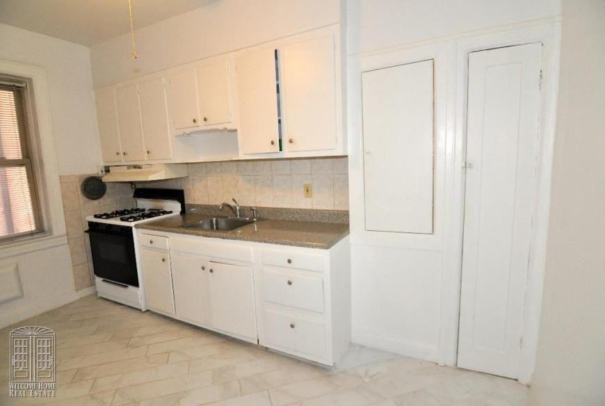 4749 44th St - Photo 2 of 9