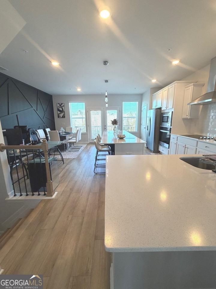 205 Wallace St - Photo 2 of 21